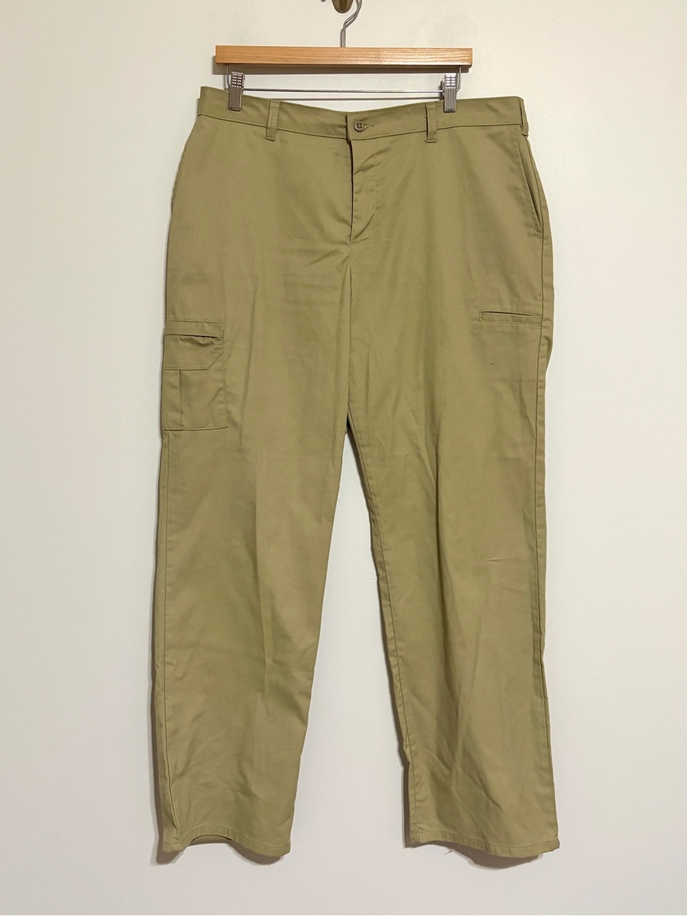 Dickies Women's Relaxed Fit Straight Leg Khaki Cargo Pants Size 16 Regular